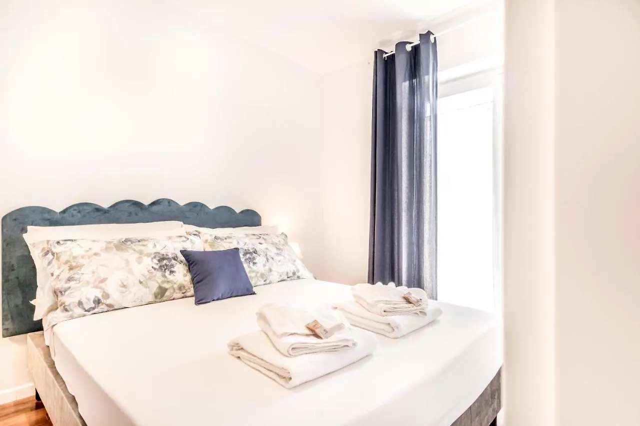 Lägenhet Bbhome Penthouse Bright And Elegant Metro Conca D'Oro Rom