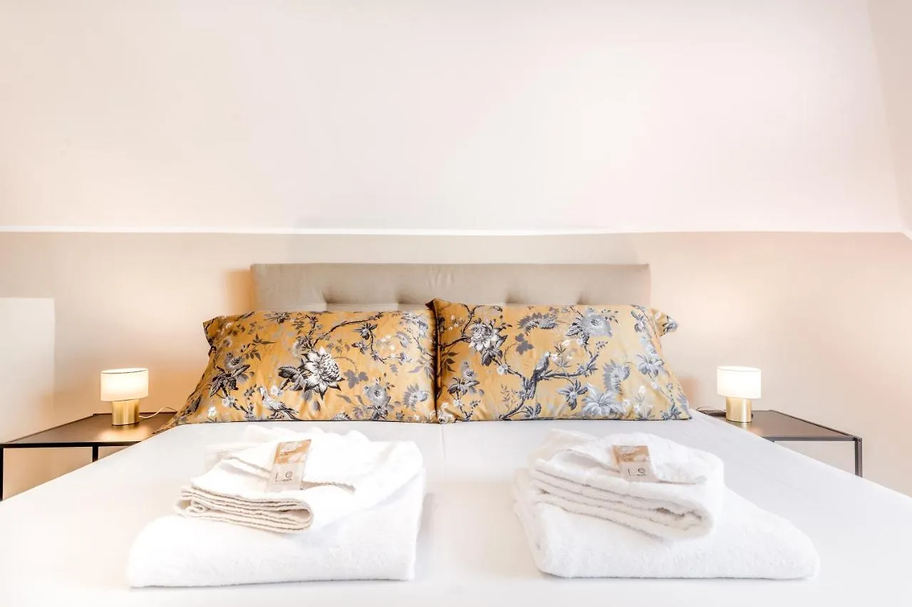 Lägenhet Bbhome Penthouse Bright And Elegant Metro Conca D'Oro Rom